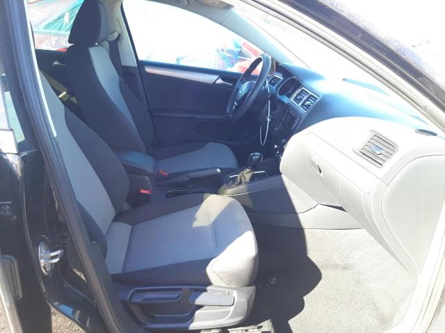 Photo 5 from auction – 2017 VOLKSWAGEN JETTA S with VIN 3VW2B7AJ5HM370241