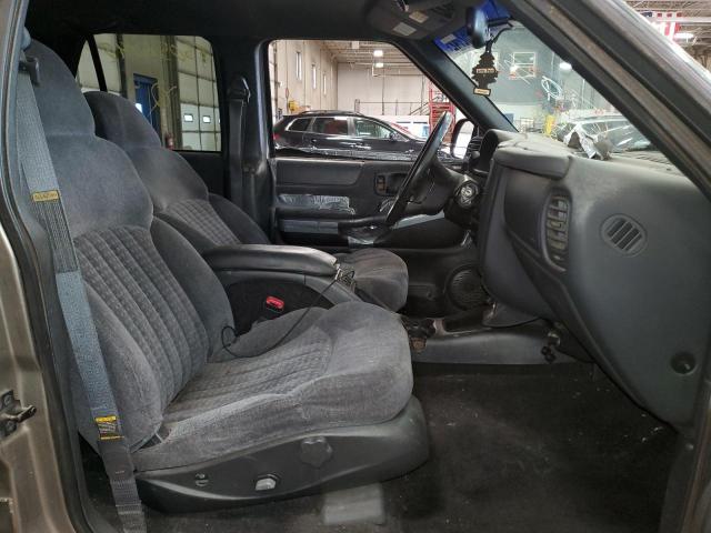 Photo 5 from auction – 1999 CHEVROLET BLAZER with VIN 1GNDT13W8X2184690