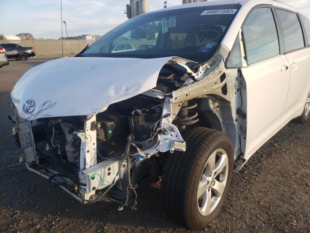 Photo 9 from auction – 2013 TOYOTA SIENNA LE with VIN 5TDKK3DC3DS334440