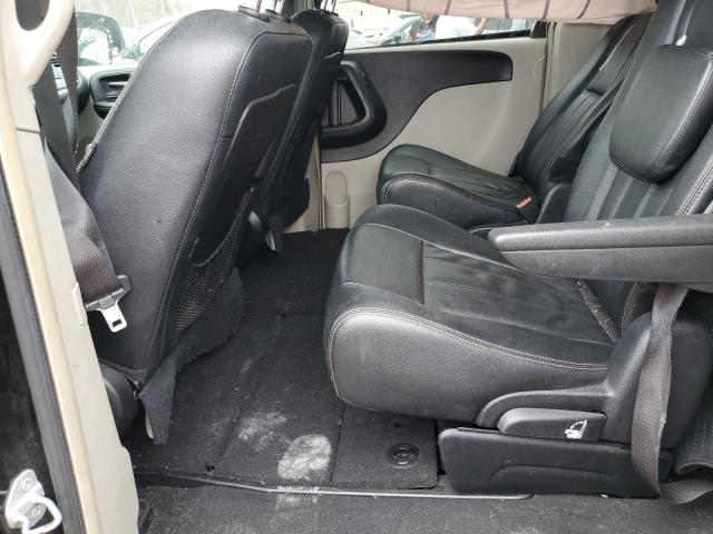 Photo 6 from auction – 2016 CHRYSLER TOWN & COU with VIN 2C4RC1BGXGR301597