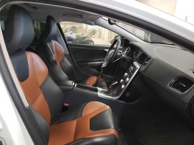 Photo 5 from auction – 2016 VOLVO V60 CROSS with VIN YV4612HK3G1012895