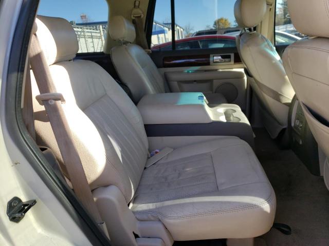 Photo 6 from auction – 2004 LINCOLN NAVIGATOR with VIN 5LMFU28R34LJ38562
