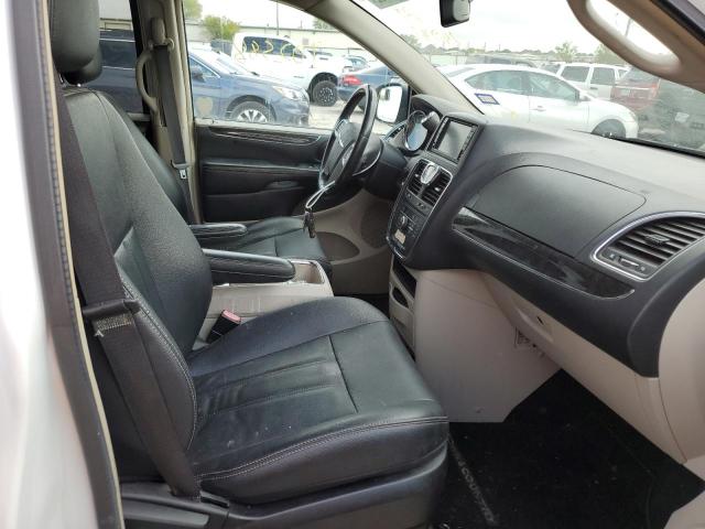 Photo 5 from auction – 2016 CHRYSLER TOWN & COU with VIN 2C4RC1BG1GR187361