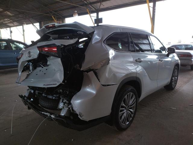 Photo 4 from auction – 2022 TOYOTA HIGHLANDER with VIN 5TDFZRBH5NS212842