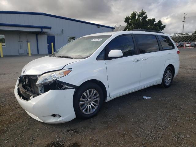 Photo 2 from auction – 2014 TOYOTA SIENNA XLE with VIN 5TDYK3DC6ES463249