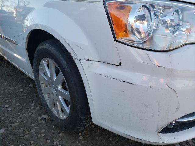Photo 9 from auction – 2016 CHRYSLER TOWN & COU with VIN 2C4RC1BG9GR205492