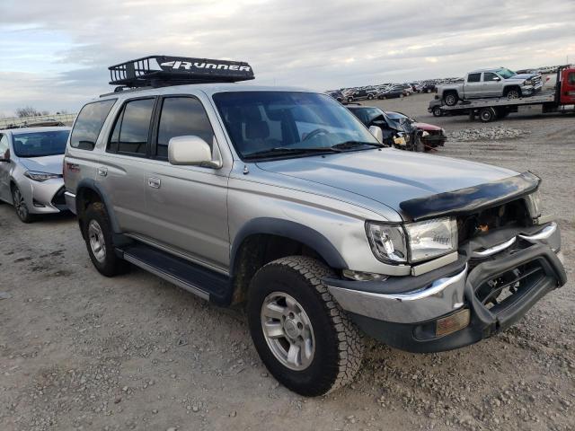 TOYOTA 4RUNNER SR 2000 with VIN JT3GN86R1Y0137033 - Photo from auction