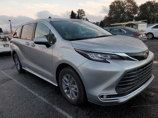 TOYOTA SIENNA XLE 2021 with VIN 5TDYRKEC0MS031839 - Photo from auction