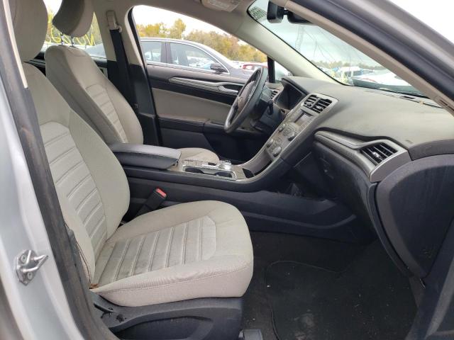 Photo 5 from auction – 2019 FORD FUSION S with VIN 3FA6P0G77KR261529