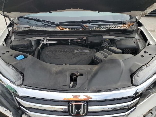 Photo 7 from auction – 2017 HONDA PILOT TOUR with VIN 5FNYF6H97HB090168