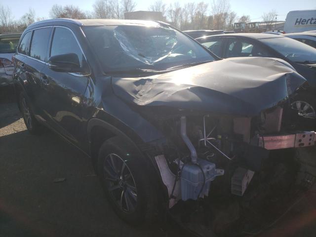 TOYOTA HIGHLANDER 2019 with VIN 5TDJZRFH9KS575225 - Photo from auction