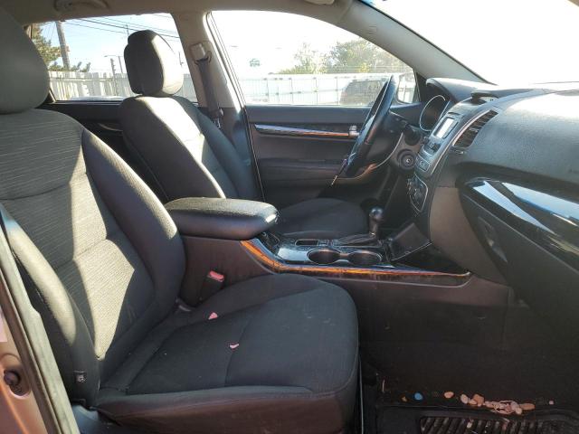 Photo 5 from auction – 2014 KIA SORENTO LX with VIN 5XYKTCA63EG544837