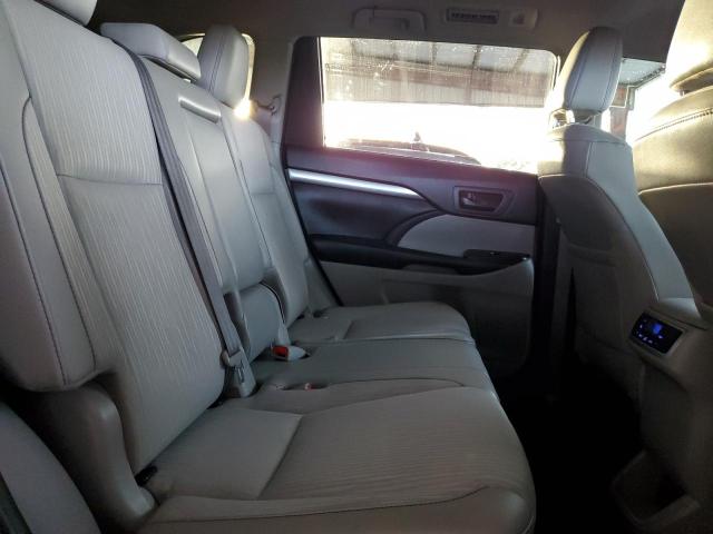 Photo 6 from auction – 2019 TOYOTA HIGHLANDER with VIN 5TDZZRFH7KS320236