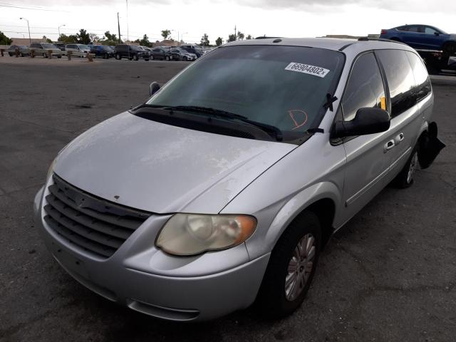 Photo 2 from auction – 2006 CHRYSLER TOWN & COU with VIN 1A4GP44R76B750674