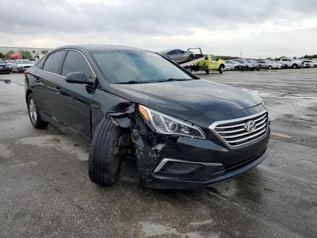 HYUNDAI SONATA SE 2017 with VIN 5NPE24AF6HH506912 - Photo from auction