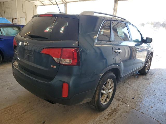 Photo 4 from auction – 2015 KIA SORENTO LX with VIN 5XYKTDA62FG569798