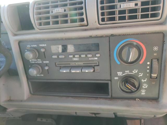 Photo 9 from auction – 1996 GMC SONOMA with VIN 1GTCS19X1T8532831