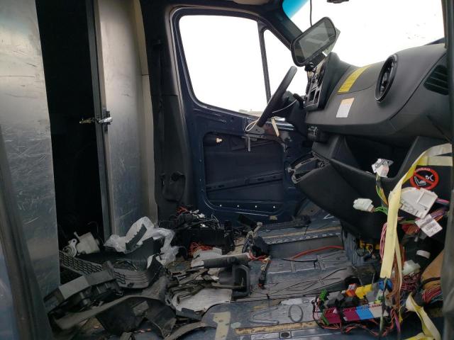 Photo 5 from auction – 2019 MERCEDES-BENZ SPRINTER 2 with VIN WD4PF1CD0KP115103