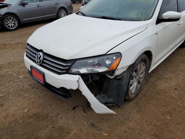 Photo 9 from auction – 2015 VOLKSWAGEN PASSAT S with VIN 1VWAS7A31FC054539