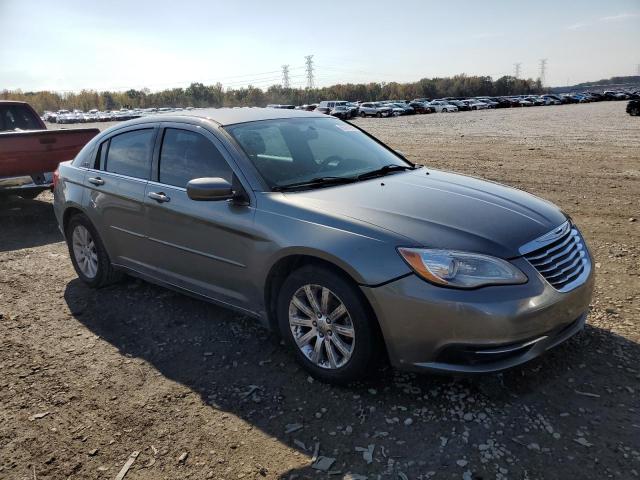CHRYSLER 200 TOURIN 2013 مع رقم تعريف المركبة 1C3CCBBB8DN761015 - صورة من المزاد