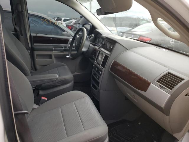 Photo 5 from auction – 2010 CHRYSLER TOWN & COU with VIN 2A4RR5D13AR309878