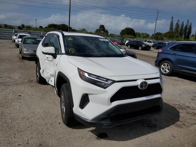 Photo 1 from auction – 2022 TOYOTA RAV4 XLE with VIN 2T3W1RFV4NC202732