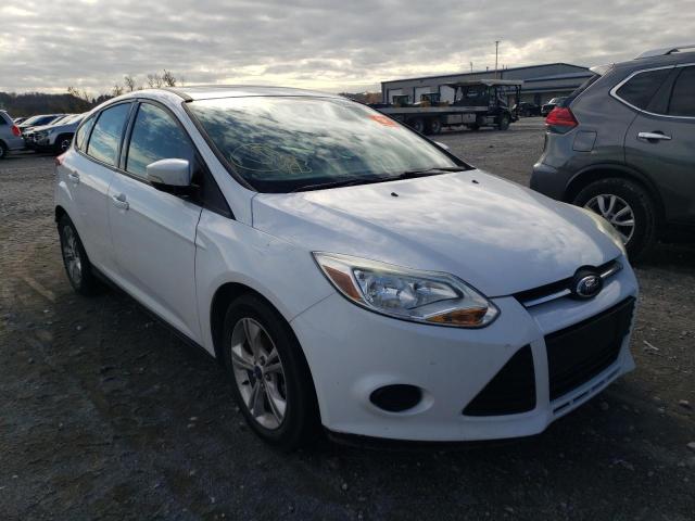 FORD FOCUS SE 2014 مع رقم تعريف المركبة 1FADP3K27EL301339 - صورة من المزاد