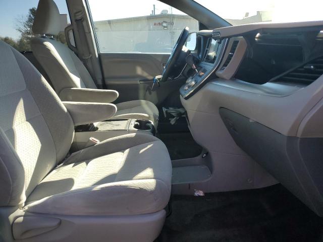 Photo 5 from auction – 2015 TOYOTA SIENNA LE with VIN 5TDKK3DC2FS568149