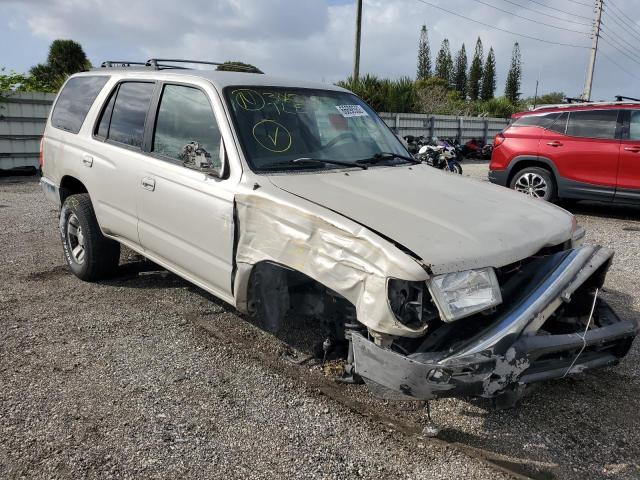 TOYOTA 4RUNNER SR 2000 with VIN JT3GN86R1Y0139462 - Photo from auction