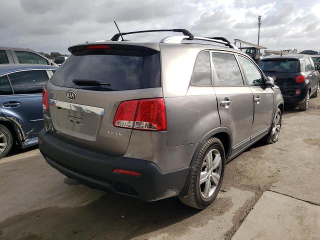Photo 4 from auction – 2013 KIA SORENTO EX with VIN 5XYKU4A22DG352789