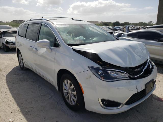 CHRYSLER PACIFICA T 2018 with VIN 2C4RC1BG2JR124065 - Photo from auction