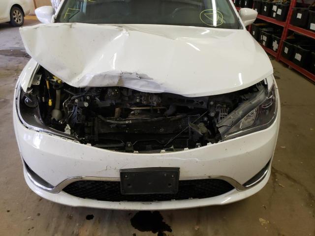 Photo 9 from auction – 2017 CHRYSLER PACIFICA T with VIN 2C4RC1BG8HR523721