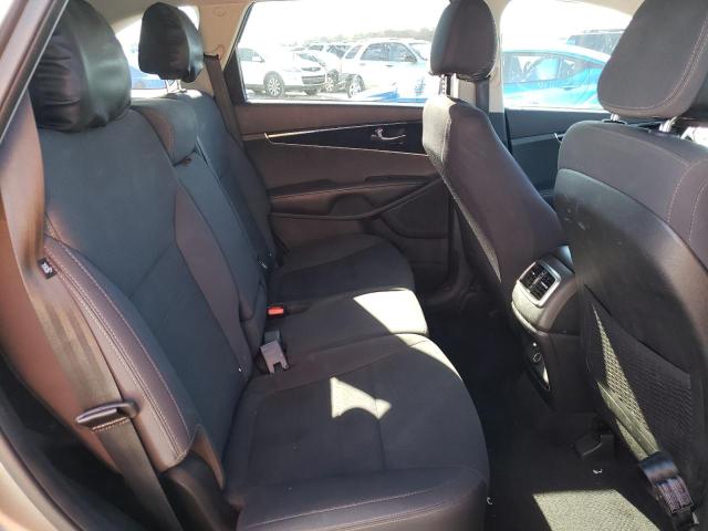 Photo 6 from auction – 2016 KIA SORENTO LX with VIN 5XYPG4A34GG045294