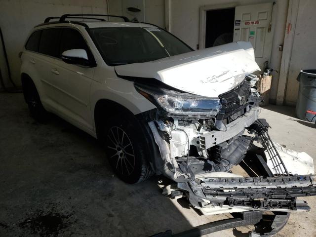 TOYOTA HIGHLANDER 2017 with VIN 5TDJZRFH9HS460147 - Photo from auction