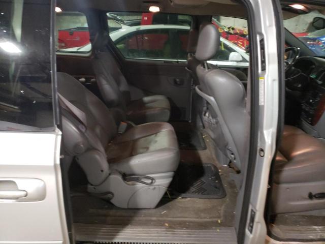 Photo 6 from auction – 2004 CHRYSLER TOWN & COU with VIN 2C8GP64L64R591642