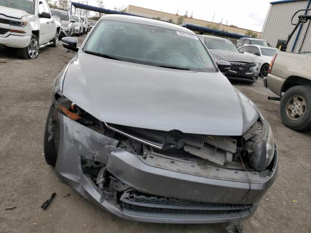 Photo 9 from auction – 2015 VOLKSWAGEN PASSAT S with VIN 1VWAT7A39FC039106