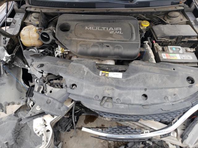 Photo 11 from auction – 2016 CHRYSLER 200 LIMITE with VIN 1C3CCCAB4GN160759