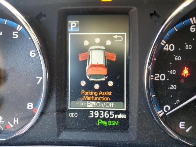 Photo 8 from auction – 2017 TOYOTA RAV4 LIMIT with VIN 2T3DFREVXHW550385