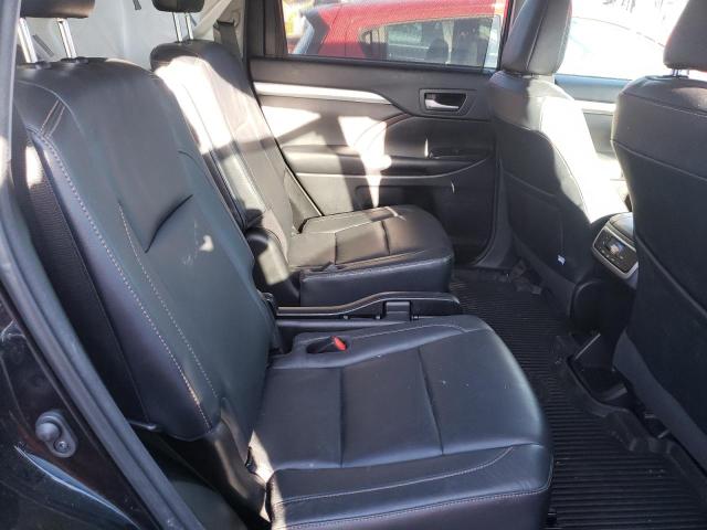 Photo 6 from auction – 2018 TOYOTA HIGHLANDER with VIN 5TDJZRFH4JS537965