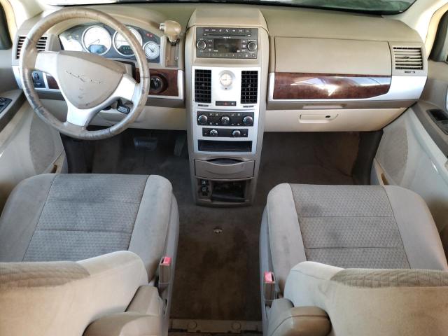 Photo 5 from auction – 2010 CHRYSLER TOWN & COU with VIN 2A4RR5D13AR137528