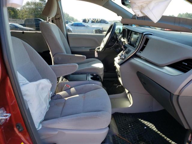 Photo 5 from auction – 2018 TOYOTA SIENNA LE with VIN 5TDKZ3DC0JS918334
