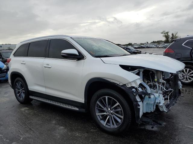 TOYOTA HIGHLANDER 2019 with VIN 5TDKZRFH4KS567909 - Photo from auction