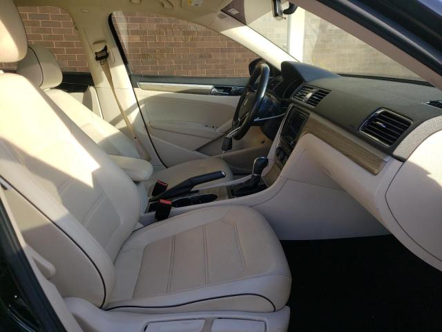 Photo 5 from auction – 2017 VOLKSWAGEN PASSAT SE with VIN 1VWBT7A33HC007159