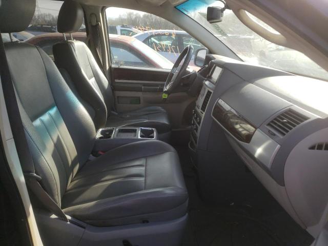 Photo 5 from auction – 2010 CHRYSLER TOWN & COU with VIN 2A4RR5D12AR167006