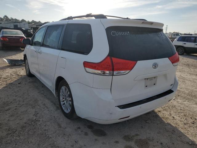 Photo 3 from auction – 2011 TOYOTA SIENNA XLE with VIN 5TDYK3DC4BS017564