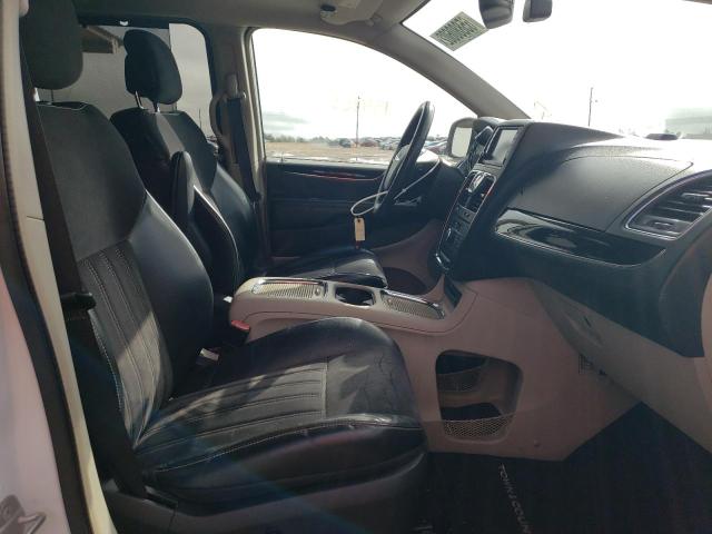 Photo 5 from auction – 2014 CHRYSLER TOWN & COU with VIN 2C4RC1CG1ER277525