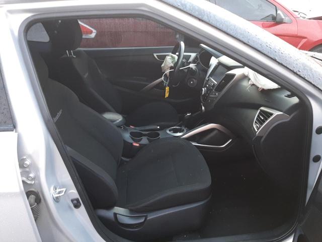 Photo 5 from auction – 2017 HYUNDAI VELOSTER with VIN KMHTC6AD7HU305553