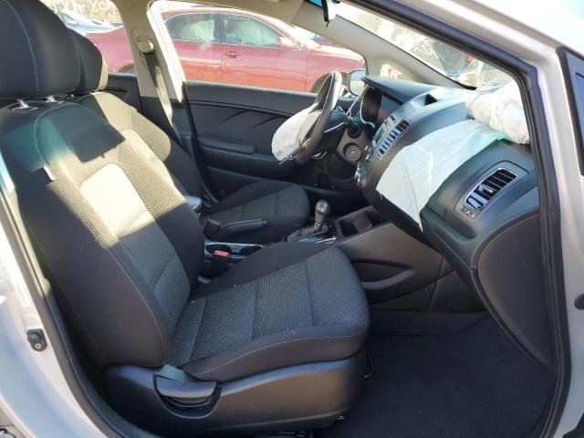 Photo 5 from auction – 2017 KIA FORTE LX with VIN 3KPFK4A76HE084769