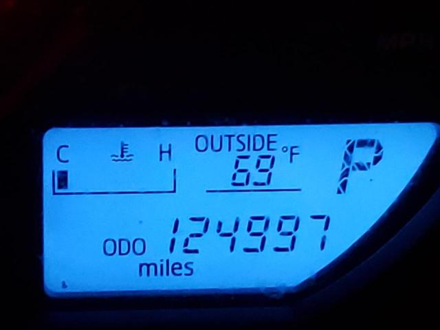 Photo 8 from auction – 2016 TOYOTA RAV4 LE with VIN JTMZFREVXGJ093936