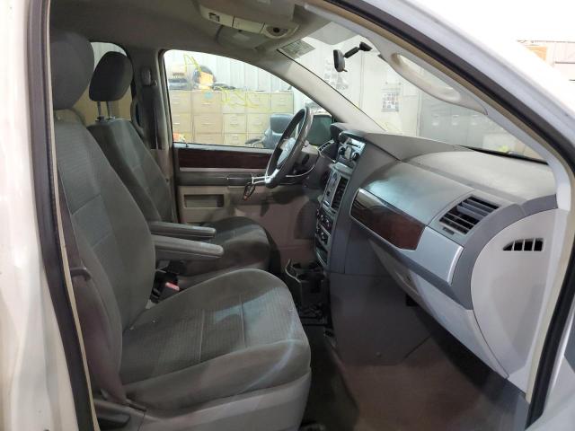 Photo 5 from auction – 2010 CHRYSLER TOWN & COU with VIN 2A4RR5D18AR200638